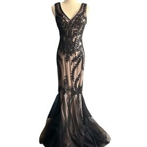 Cachet Y2K Vintage Black Lace Mermaid Gown with Tulle Trumpet Skirt - Size 4